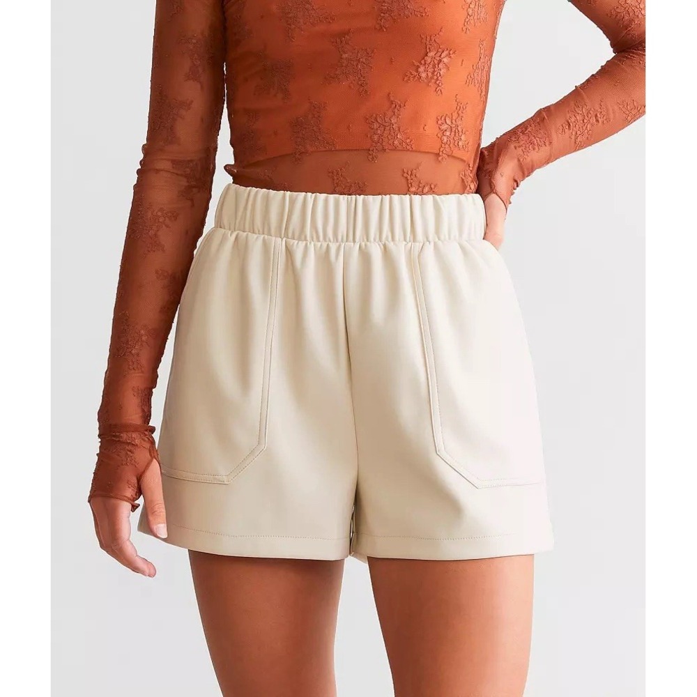 Steve Madden Women's XL Faux Leather Shorts Bone Ivory NWT Elastic Waist Pockets